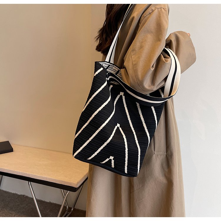 Woven Tote Bag – Lightweight, Stylish & Everyday Use