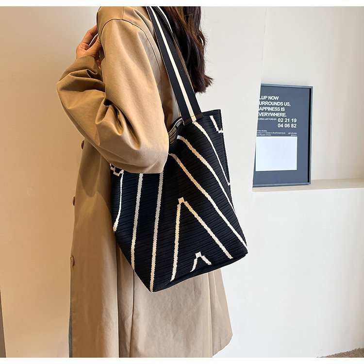 Woven Tote Bag – Lightweight, Stylish & Everyday Use