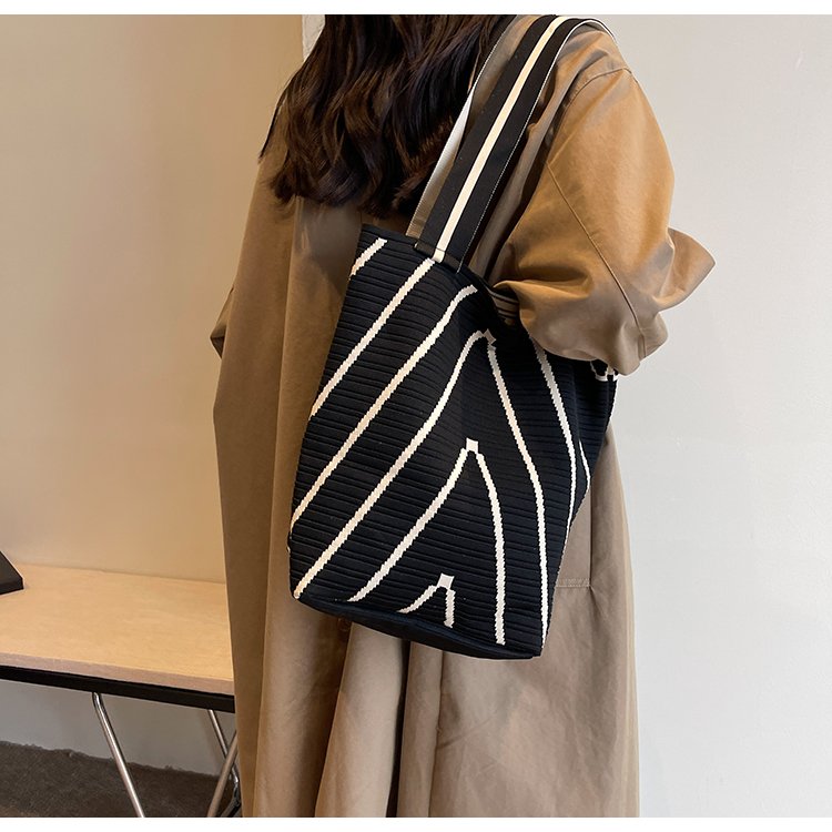 Woven Tote Bag – Lightweight, Stylish & Everyday Use