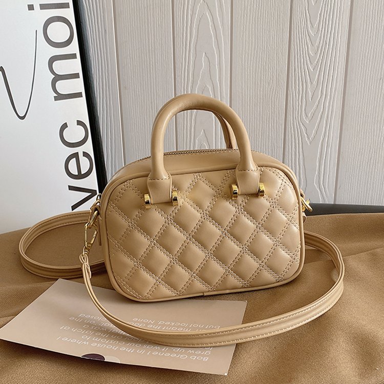 Classic Shoulder Bag – Practical, Stylish & Everyday Essential