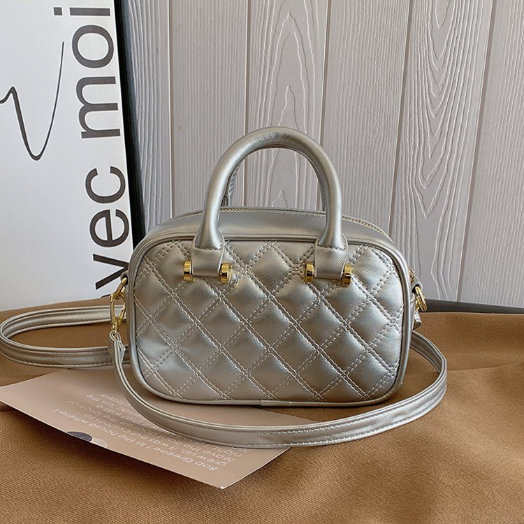 Classic Shoulder Bag – Practical, Stylish & Everyday Essential