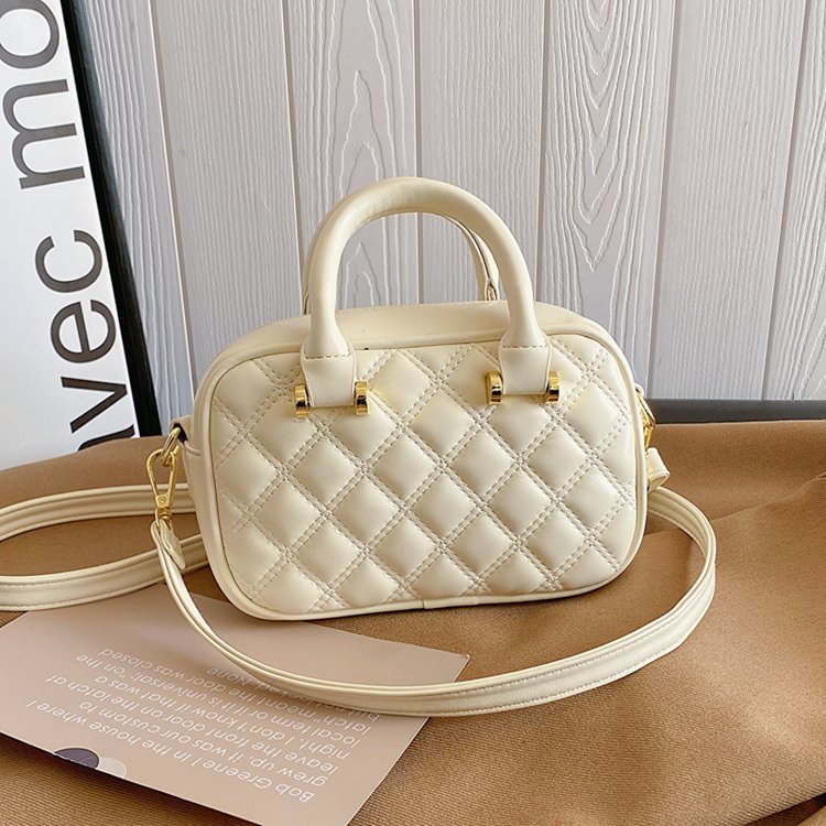 Classic Shoulder Bag – Practical, Stylish & Everyday Essential