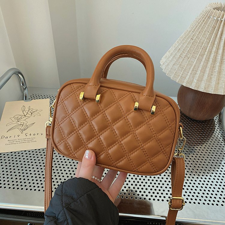 Classic Shoulder Bag – Practical, Stylish & Everyday Essential