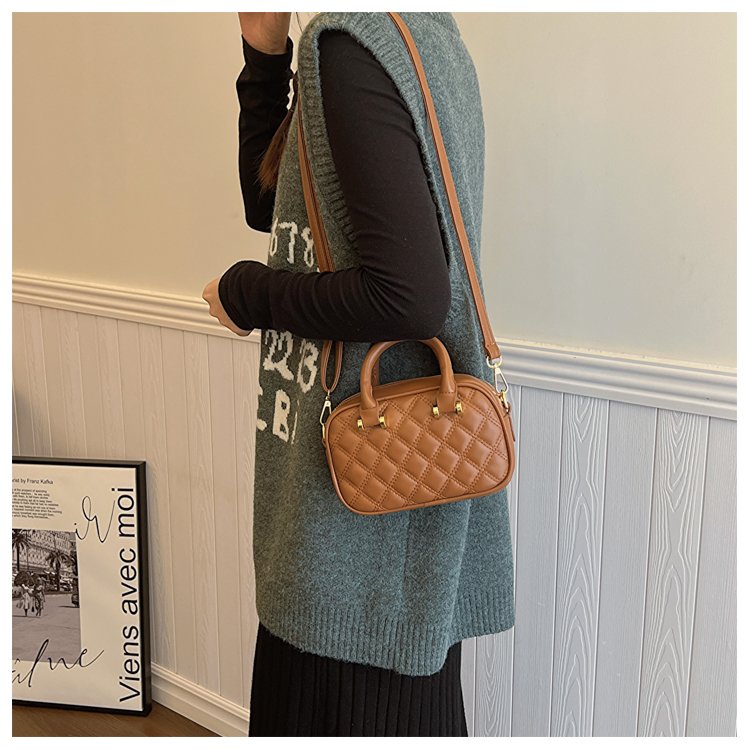 Classic Shoulder Bag – Practical, Stylish & Everyday Essential