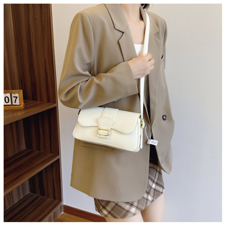 Classic Shoulder Bag – Practical, Stylish & Everyday Essential