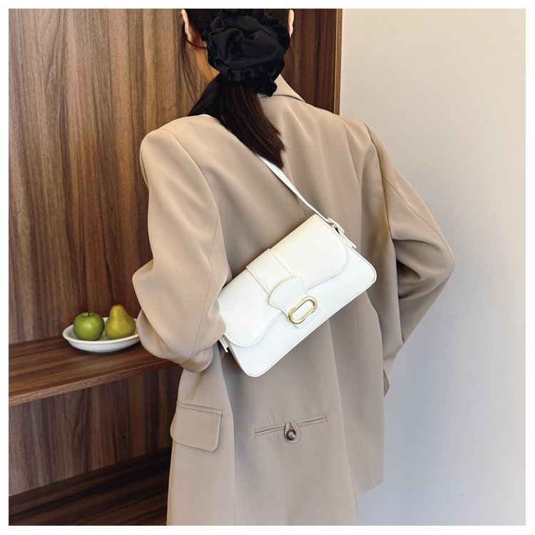 Classic Shoulder Bag – Practical, Stylish & Everyday Essential