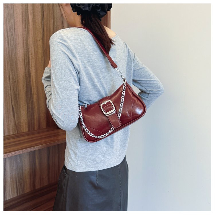 Classic Shoulder Bag – Practical, Stylish & Everyday Essential