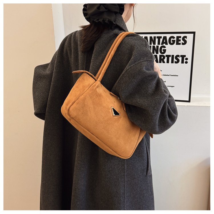 Classic Shoulder Bag – Practical, Stylish & Everyday Essential