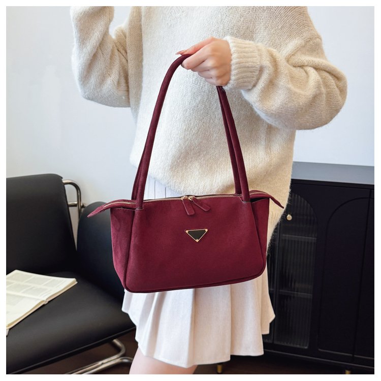 Classic Shoulder Bag – Practical, Stylish & Everyday Essential