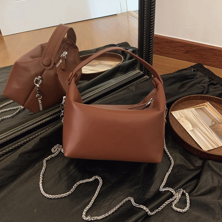 Classic Shoulder Bag – Practical, Stylish & Everyday Essential