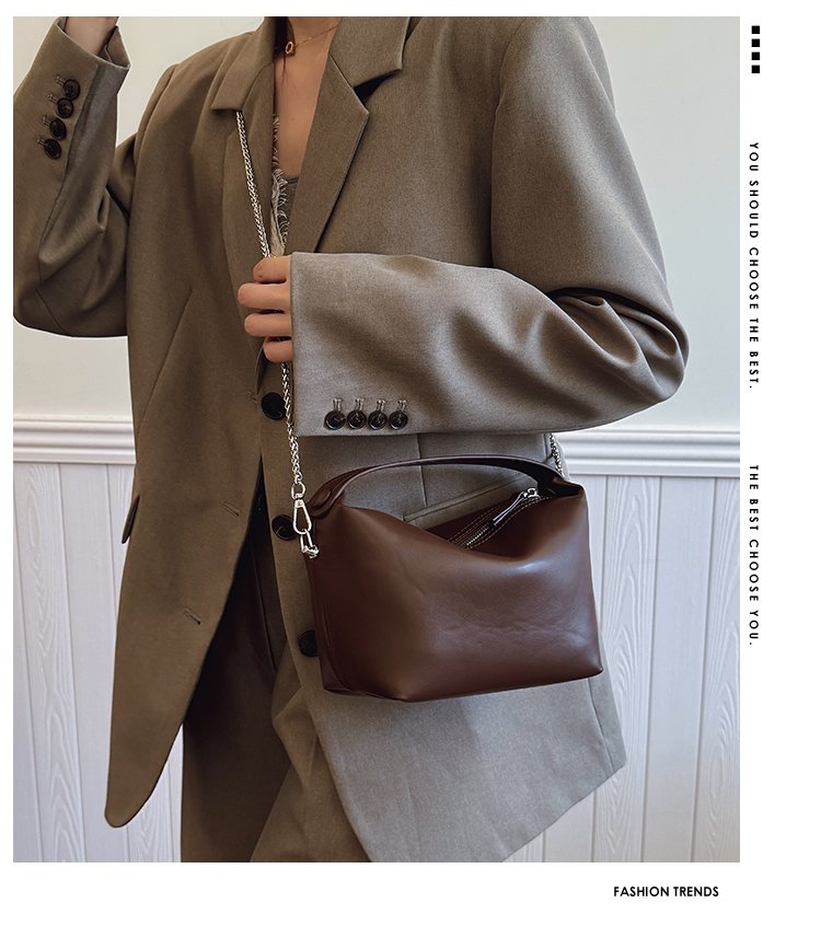 Classic Shoulder Bag – Practical, Stylish & Everyday Essential