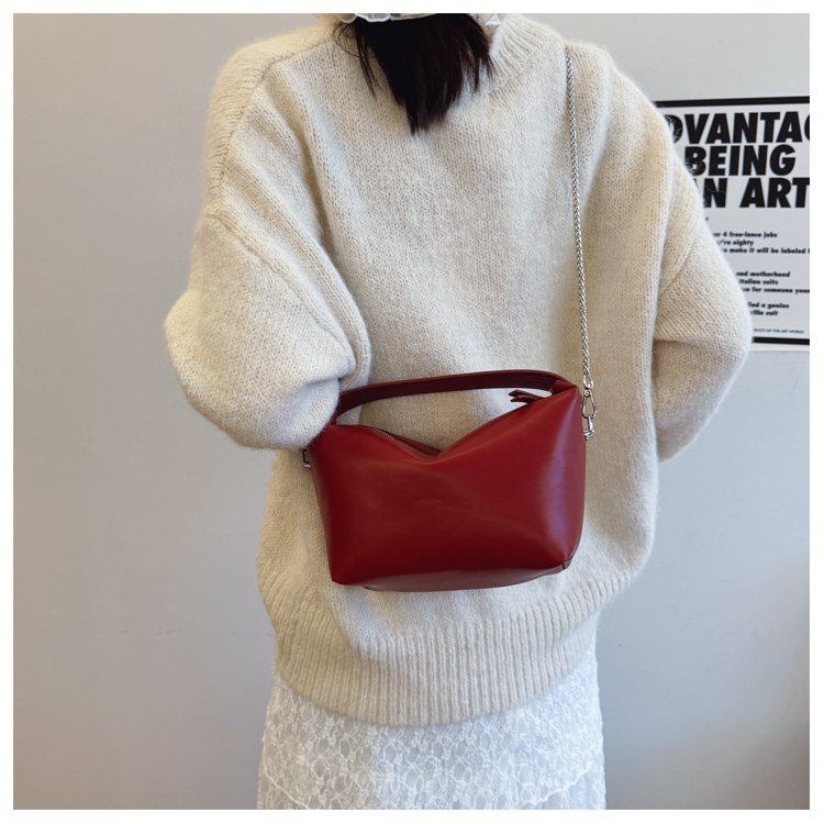 Classic Shoulder Bag – Practical, Stylish & Everyday Essential