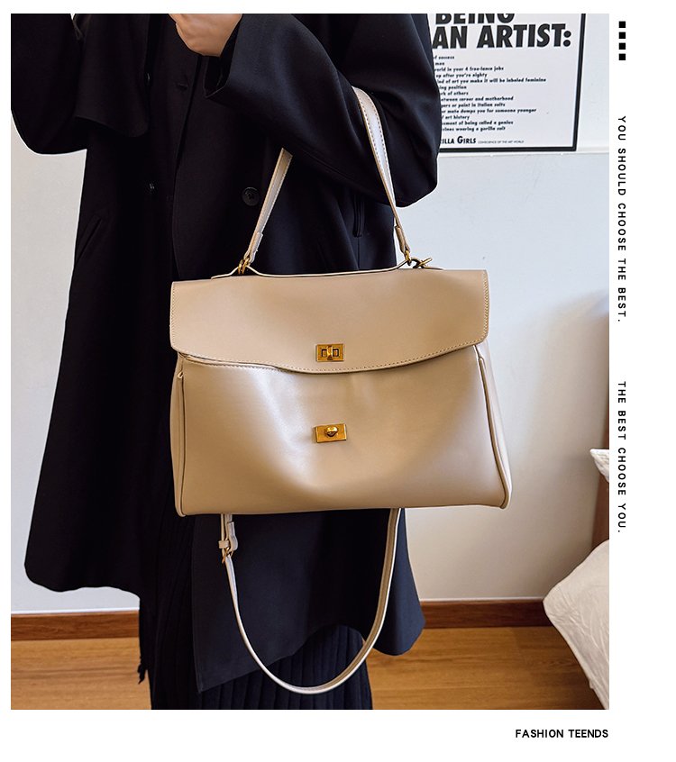 Classic Shoulder Bag – Practical, Stylish & Everyday Essential