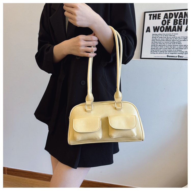 Classic Shoulder Bag – Practical, Stylish & Everyday Essential