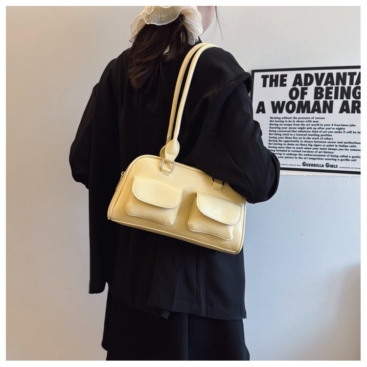 Classic Shoulder Bag – Practical, Stylish & Everyday Essential