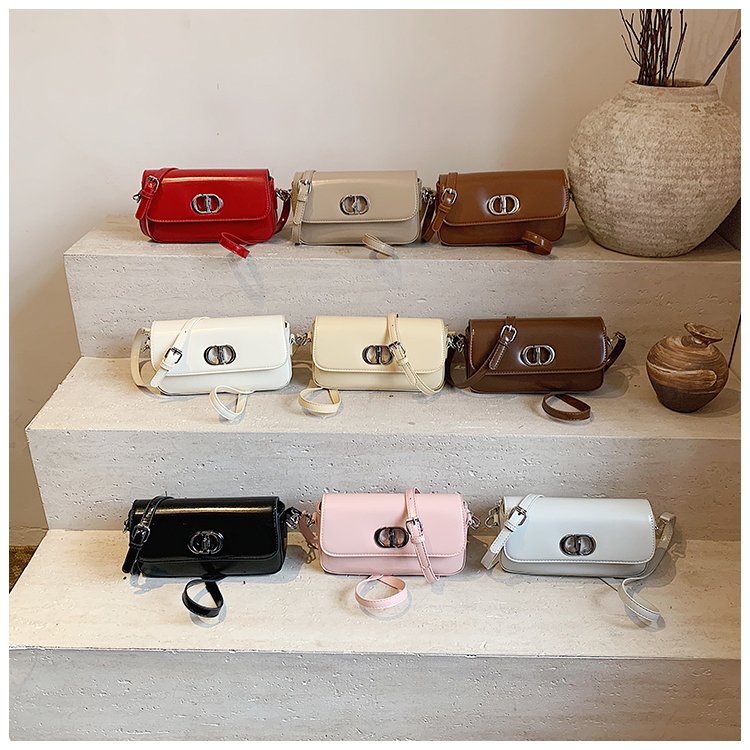 Classic Shoulder Bag – Practical, Stylish & Everyday Essential