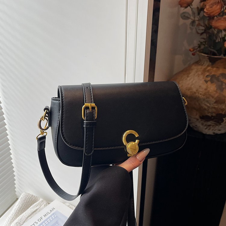 Classic Shoulder Bag – Practical, Stylish & Everyday Essential