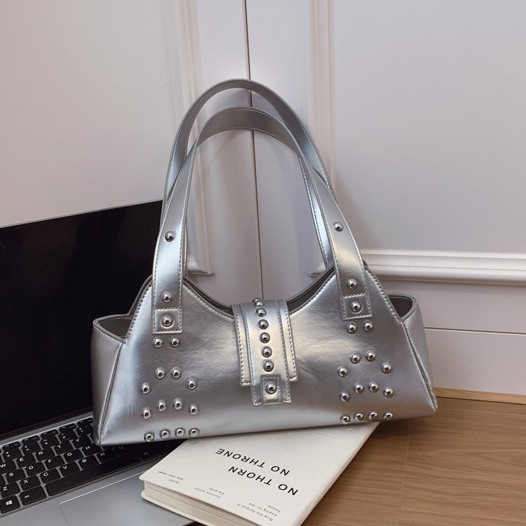 Classic Shoulder Bag – Practical, Stylish & Everyday Essential