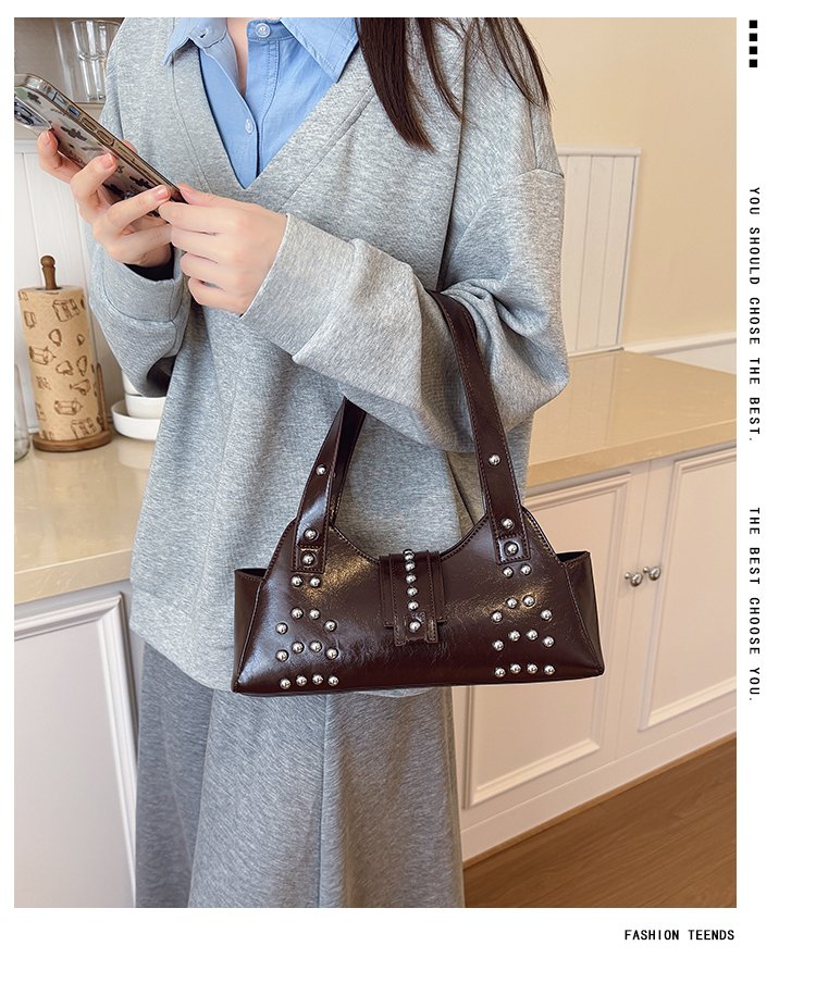 Classic Shoulder Bag – Practical, Stylish & Everyday Essential