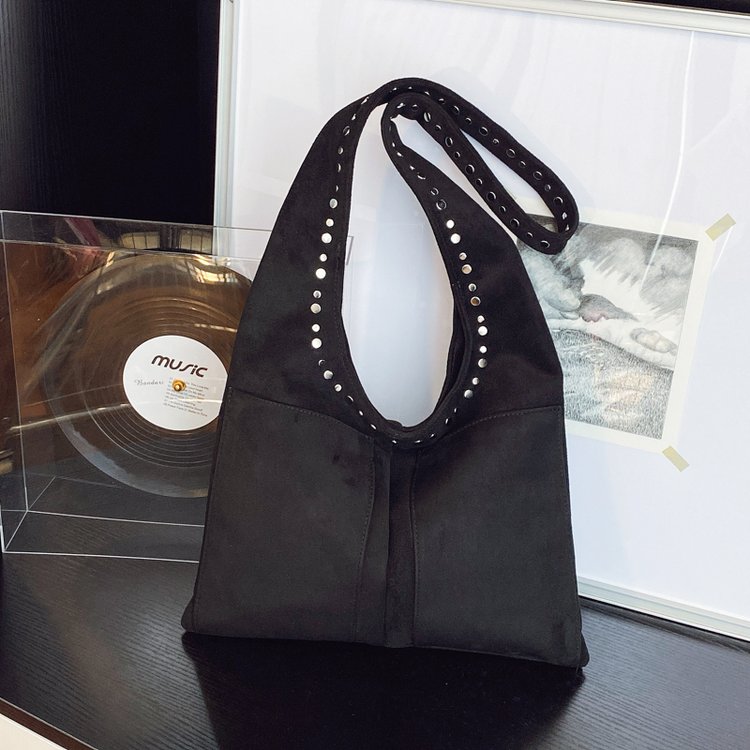 Classic Shoulder Bag – Practical, Stylish & Everyday Essential