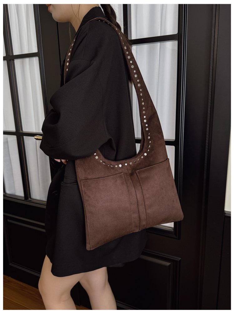 Classic Shoulder Bag – Practical, Stylish & Everyday Essential