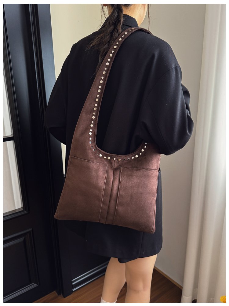 Classic Shoulder Bag – Practical, Stylish & Everyday Essential