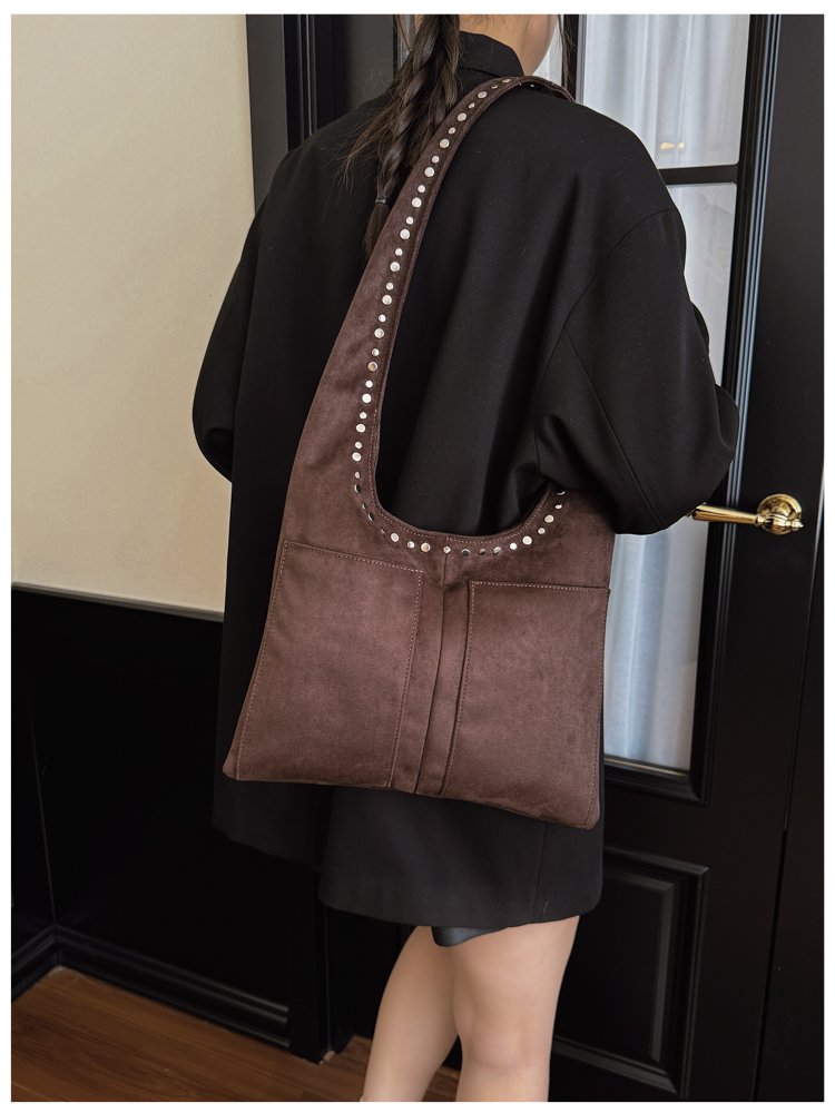 Classic Shoulder Bag – Practical, Stylish & Everyday Essential