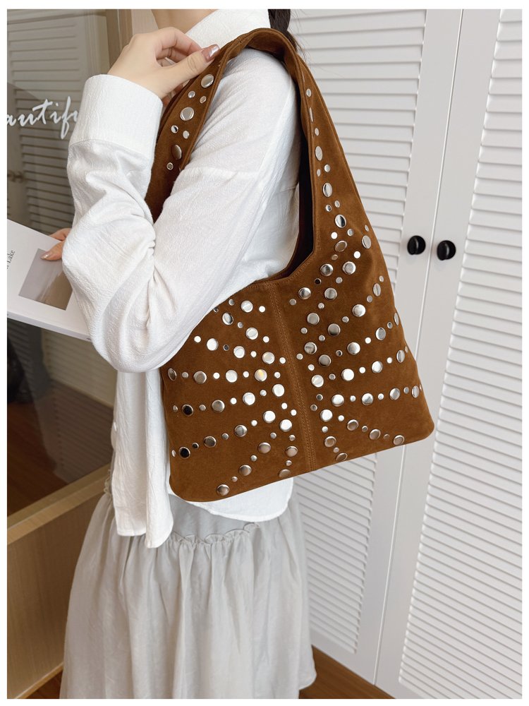 Classic Shoulder Bag – Practical, Stylish & Everyday Essential