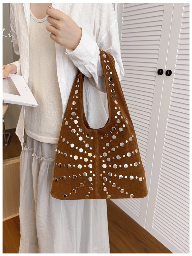 Classic Shoulder Bag – Practical, Stylish & Everyday Essential