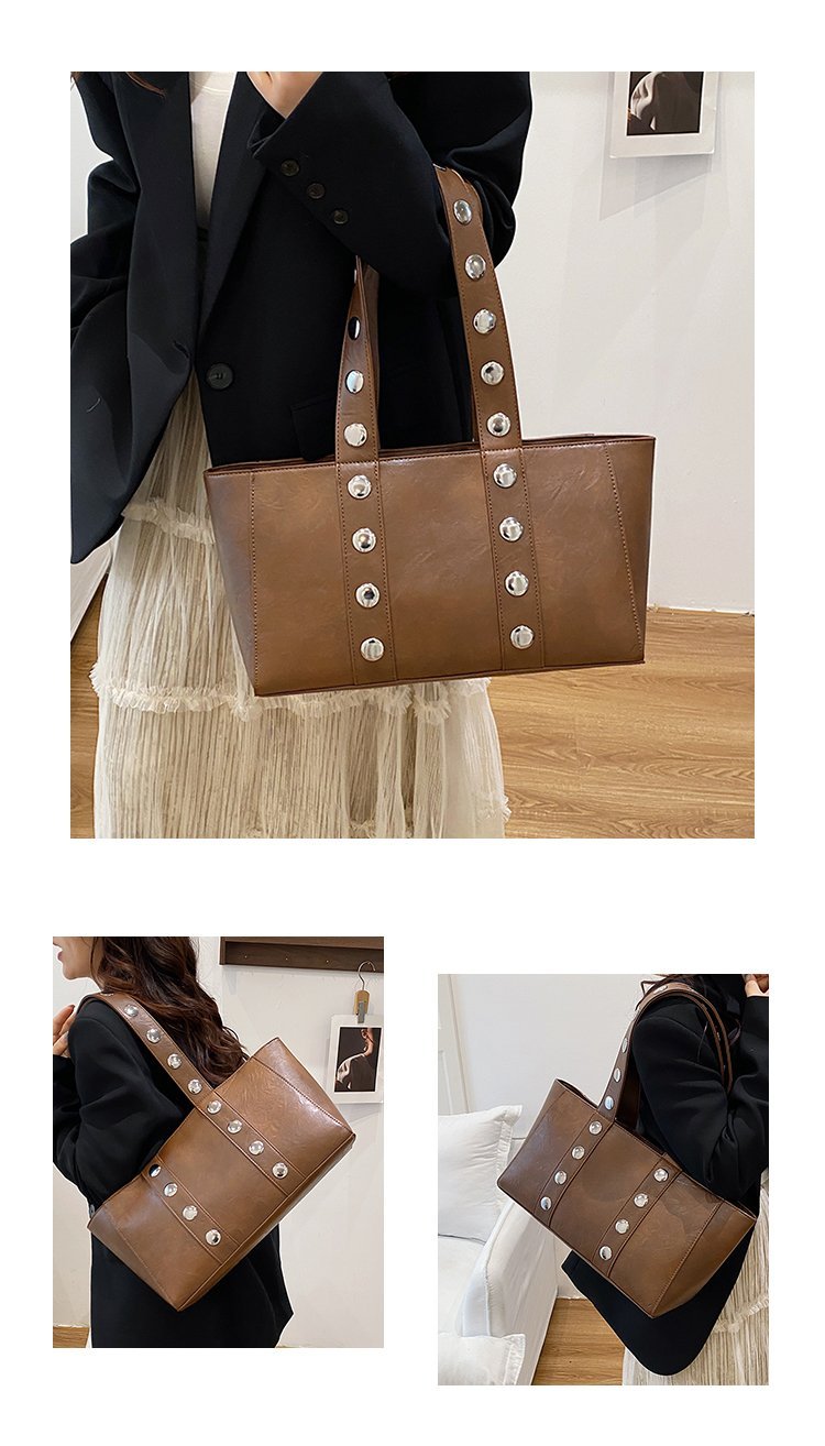 Classic Shoulder Bag – Practical, Stylish & Everyday Essential