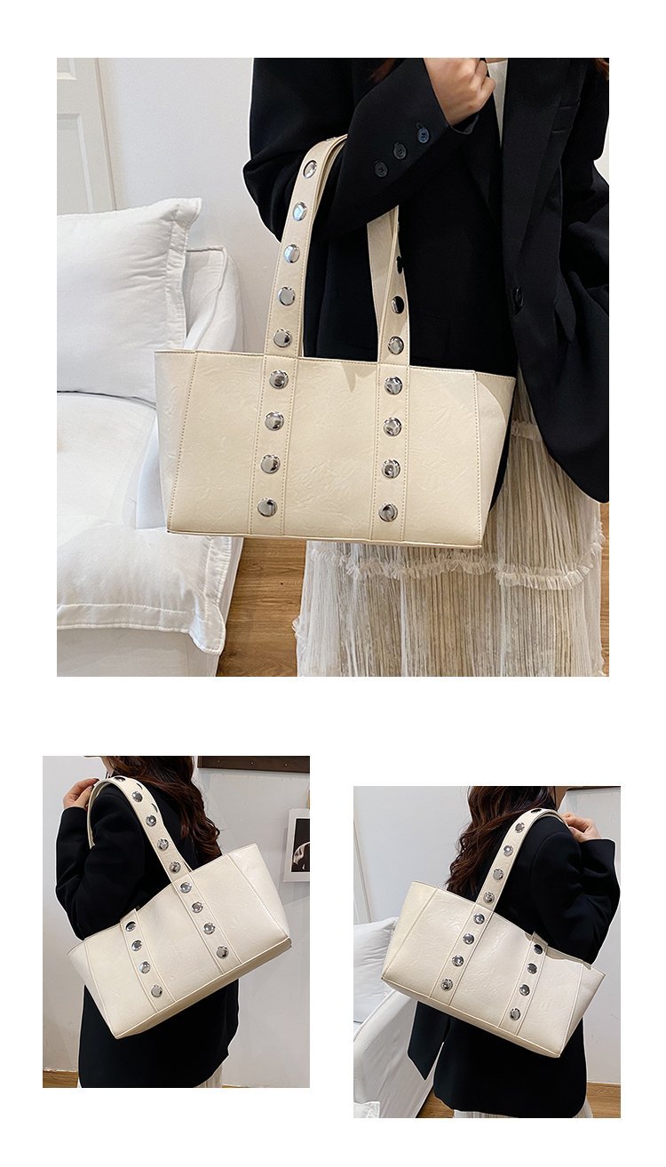 Classic Shoulder Bag – Practical, Stylish & Everyday Essential