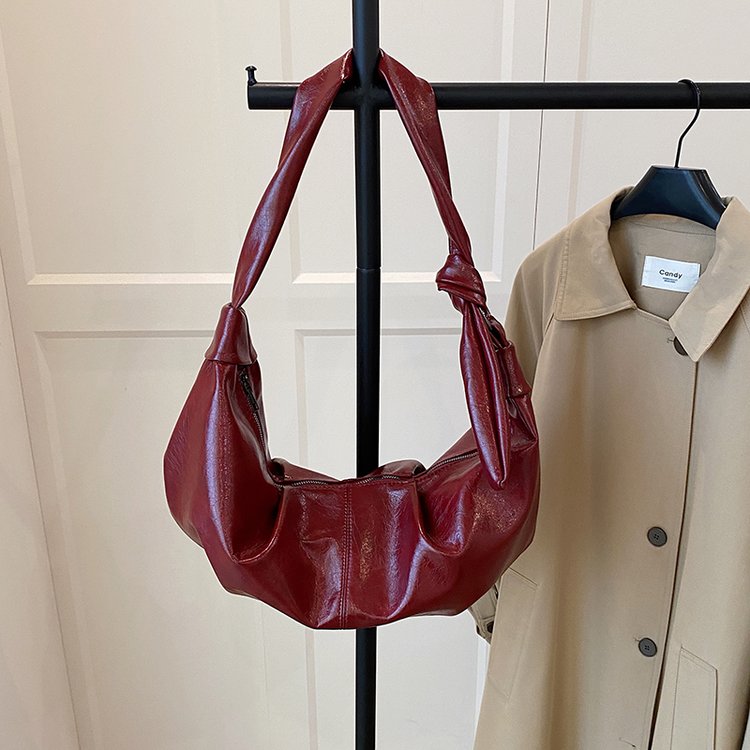 Classic Shoulder Bag – Practical, Stylish & Everyday Essential