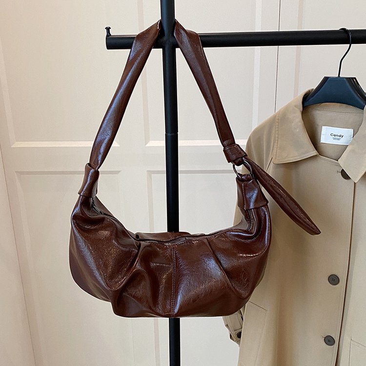 Classic Shoulder Bag – Practical, Stylish & Everyday Essential