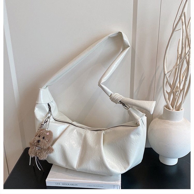 Classic Shoulder Bag – Practical, Stylish & Everyday Essential