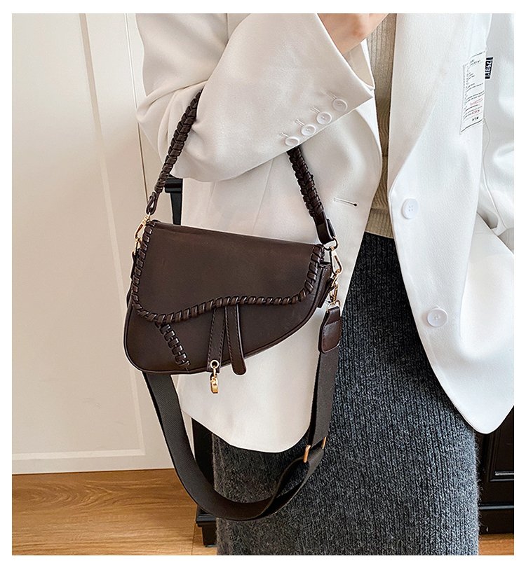 Classic Shoulder Bag – Practical, Stylish & Everyday Essential