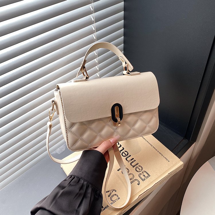 Classic Shoulder Bag – Practical, Stylish & Everyday Essential