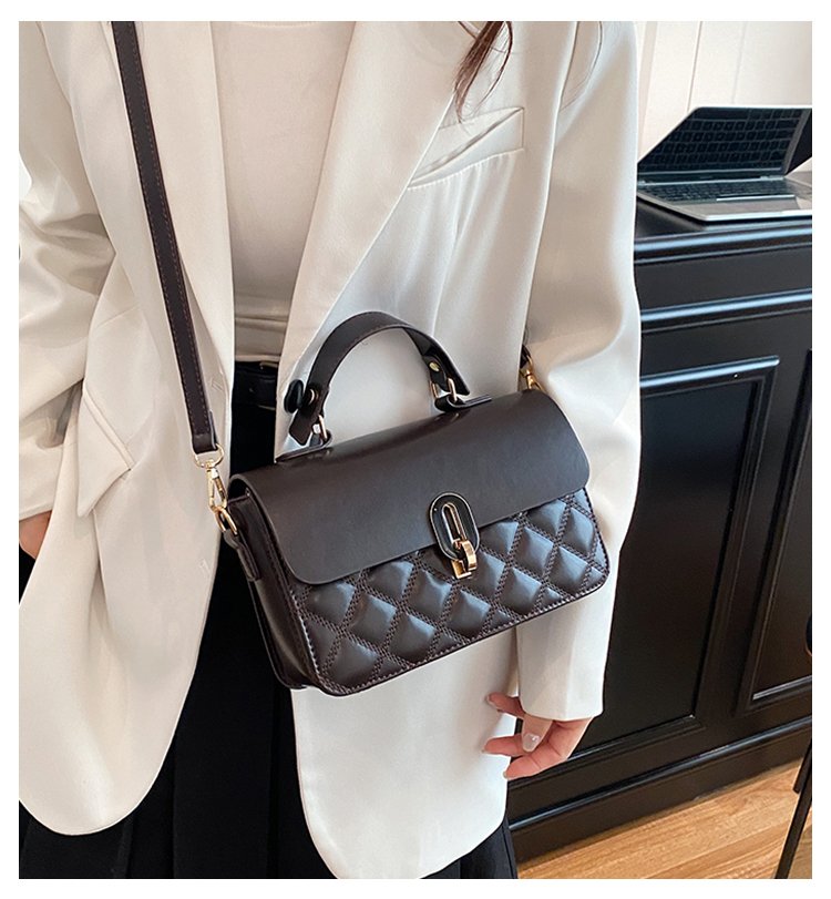 Classic Shoulder Bag – Practical, Stylish & Everyday Essential