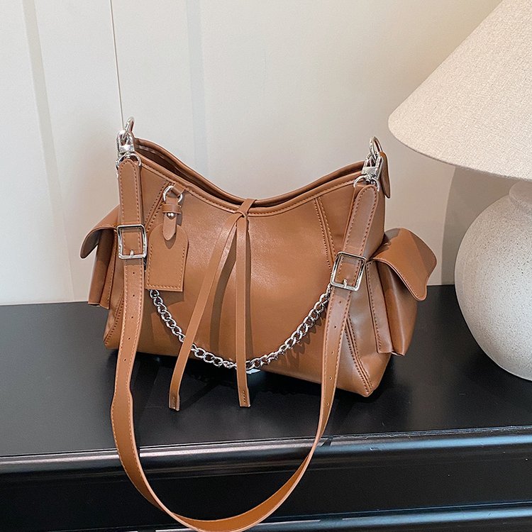 Classic Shoulder Bag – Practical, Stylish & Everyday Essential