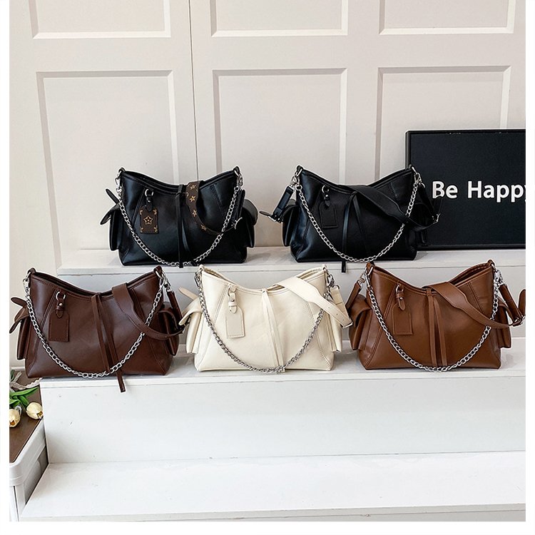 Classic Shoulder Bag – Practical, Stylish & Everyday Essential