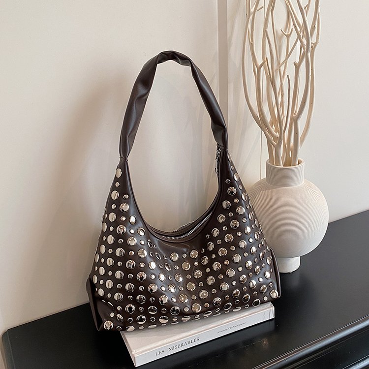 Classic Shoulder Bag – Practical, Stylish & Everyday Essential