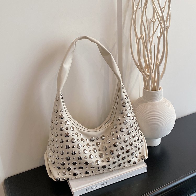 Classic Shoulder Bag – Practical, Stylish & Everyday Essential