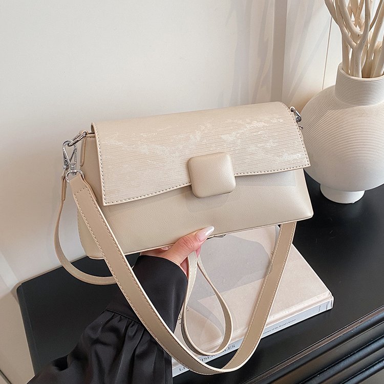 Classic Shoulder Bag – Practical, Stylish & Everyday Essential