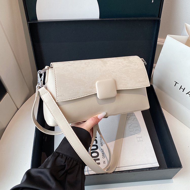 Classic Shoulder Bag – Practical, Stylish & Everyday Essential