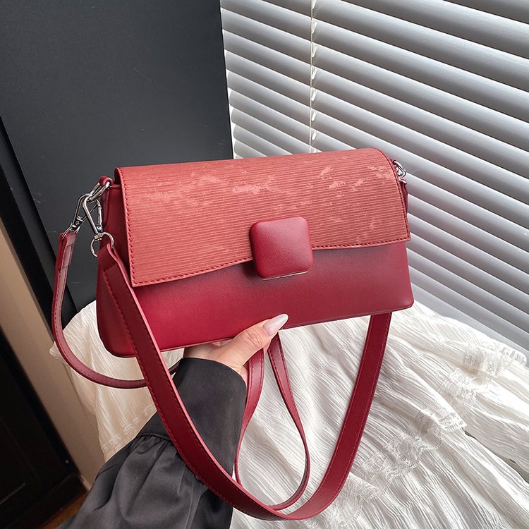 Classic Shoulder Bag – Practical, Stylish & Everyday Essential