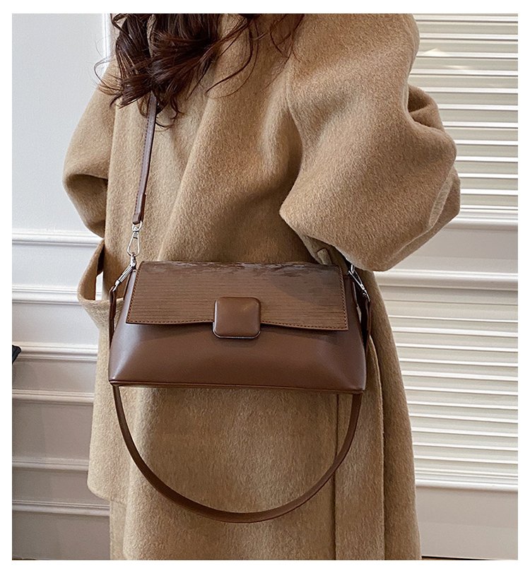 Classic Shoulder Bag – Practical, Stylish & Everyday Essential