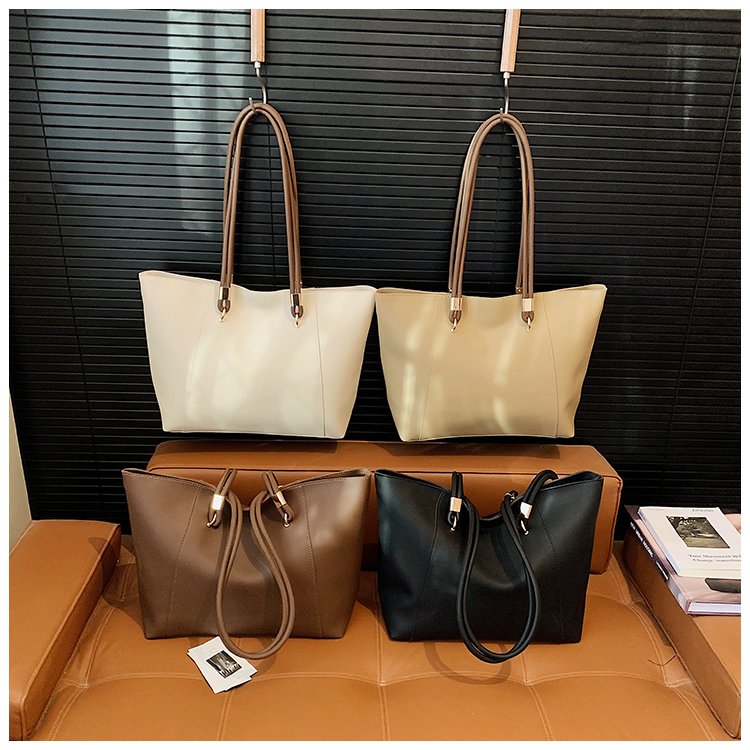 Everyday Tote Bag – Simple, Spacious & Stylish