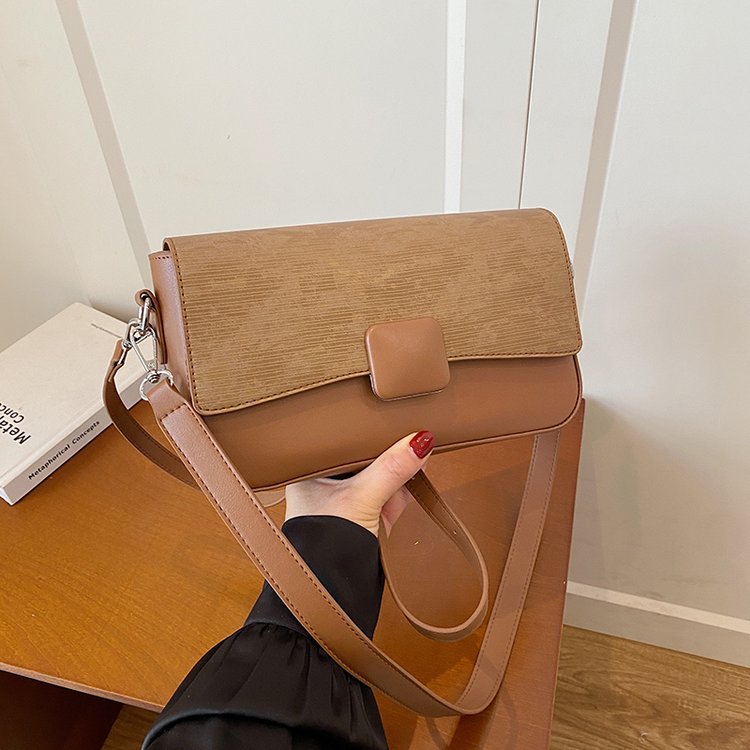 Classic Shoulder Bag – Practical, Stylish & Everyday Essential