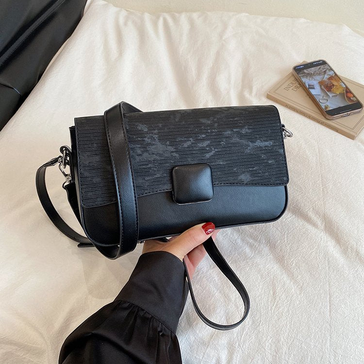 Classic Shoulder Bag – Practical, Stylish & Everyday Essential