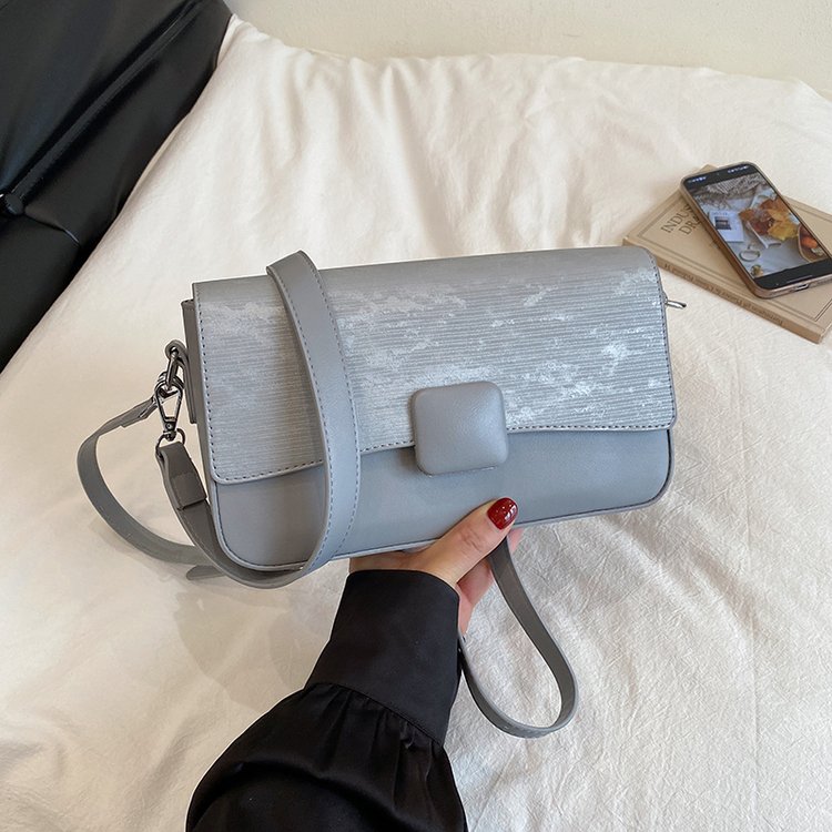 Classic Shoulder Bag – Practical, Stylish & Everyday Essential