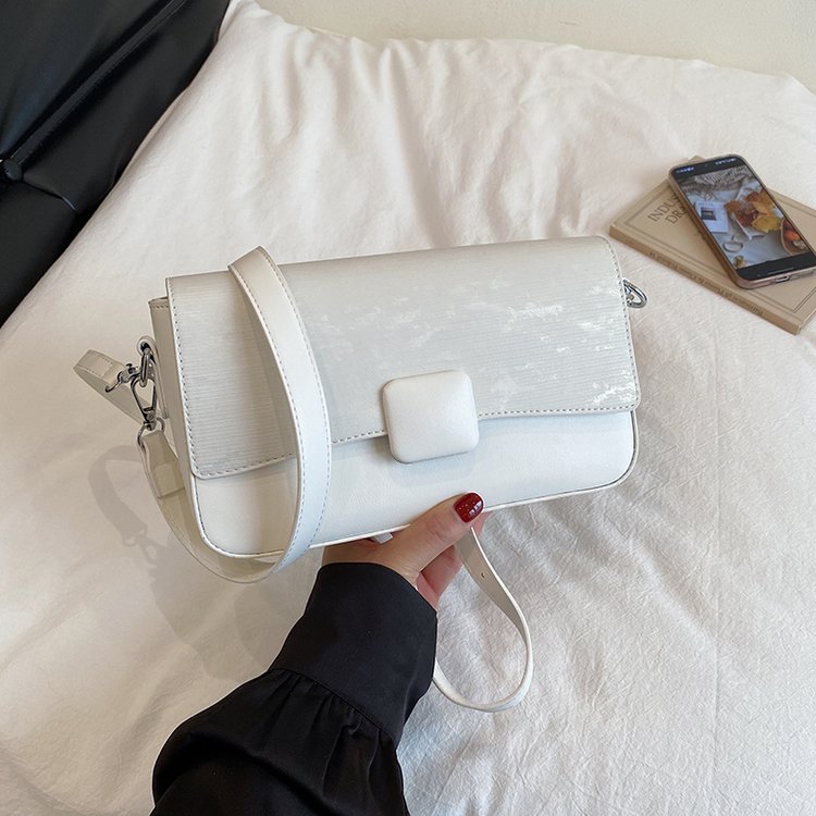 Classic Shoulder Bag – Practical, Stylish & Everyday Essential